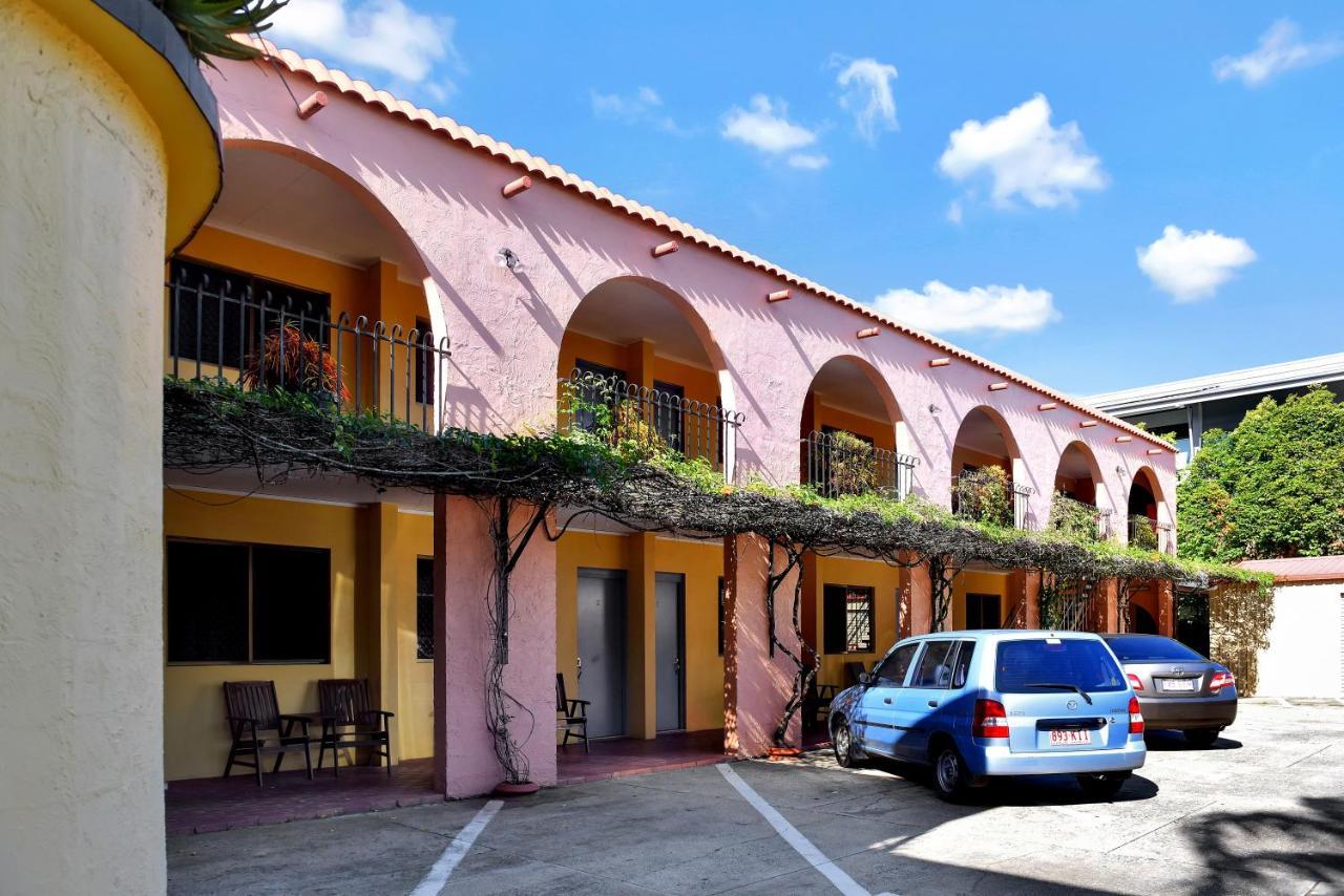 Motel Adobe 3*